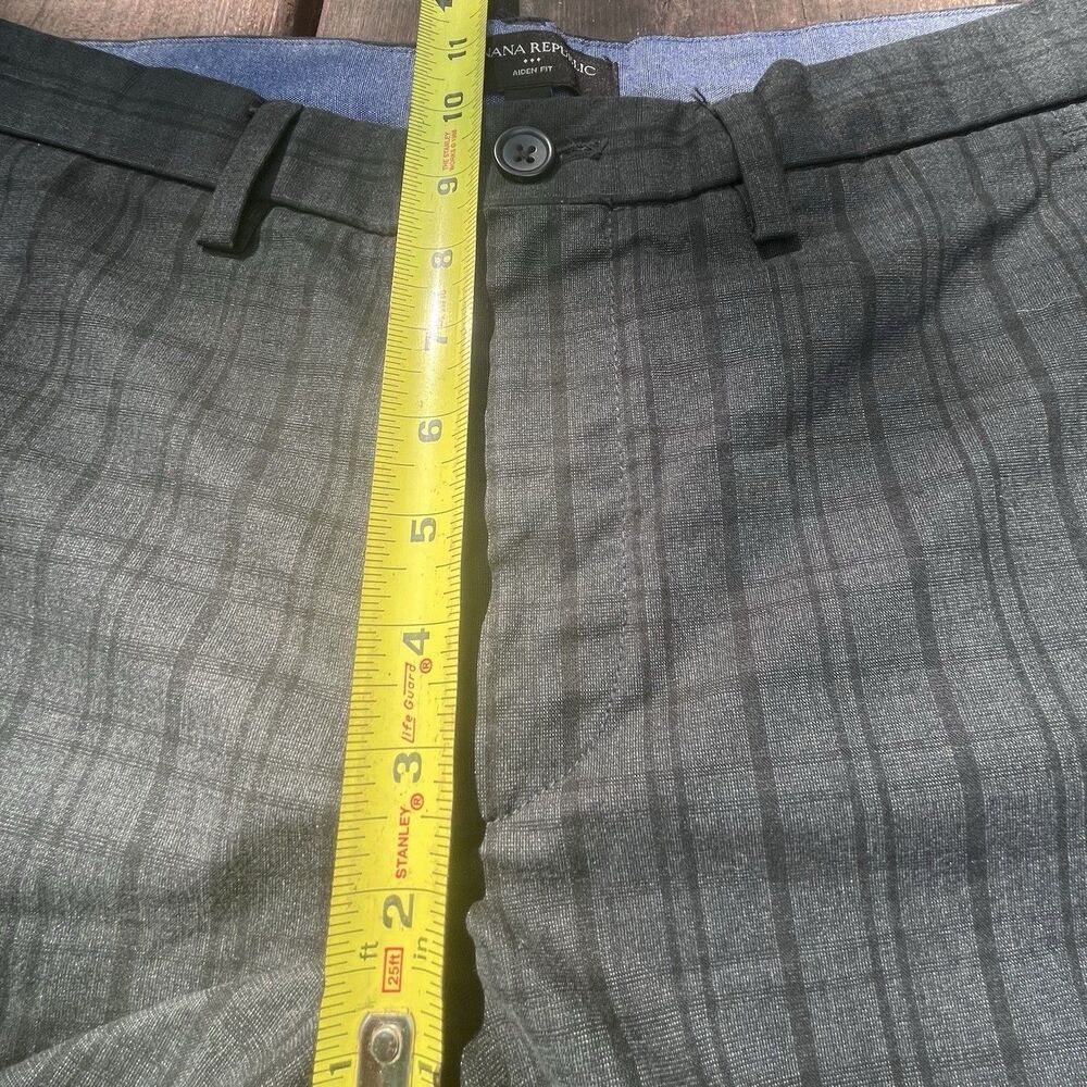 Banana Republic Aiden Fit Downtown Plaid Mens 31x32 Charcoal Gray Corp Business - Picture 9 of 10
